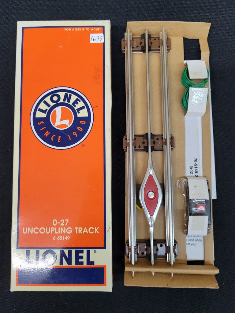 O-27 Uncoupling Track